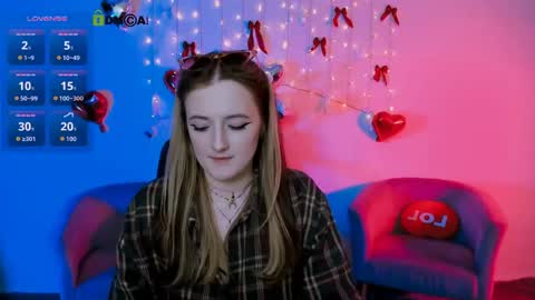 Snapshot of luna_berryy chatting on 04.28.26 luna_berryy online show from 04.28.26