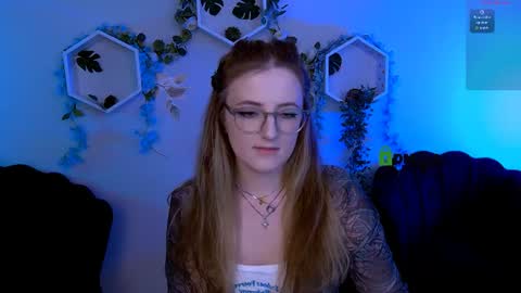 Snapshot of luna_berryy chatting on 06.11.26 luna_berryy online show from 06.11.26