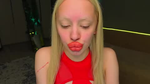 Snapshot of luna_beverly chatting on 05.21.26 luna_beverly online show from 05.21.26
