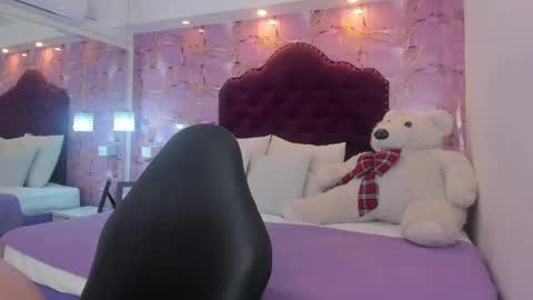 Luna Bloom online show from 05.09.26