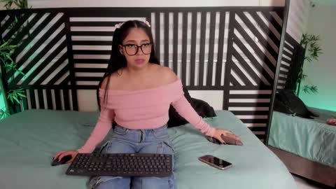 luna_cute14 online show from 12.22.25