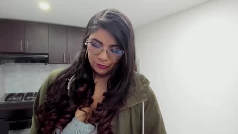 luna  online show from 11.04.25