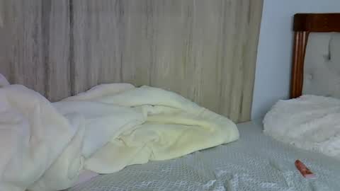 Snapshot of luna_empress chatting on 04.21.26 maskedmalkia online show from 04.21.26