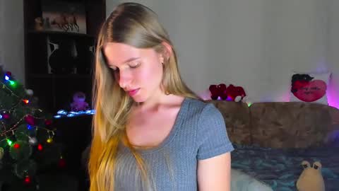 Snapshot of luna_evan chatting on 01.02.25 luna_evan online show from 01.02.25