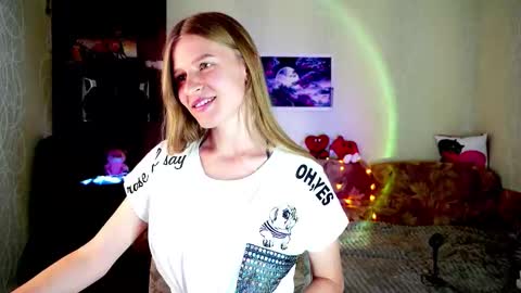 Snapshot of luna_evan chatting on 09.11.25 luna_evan online show from 09.11.25