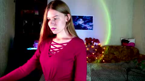 Snapshot of luna_evan chatting on 10.27.25 luna_evan online show from 10.27.25