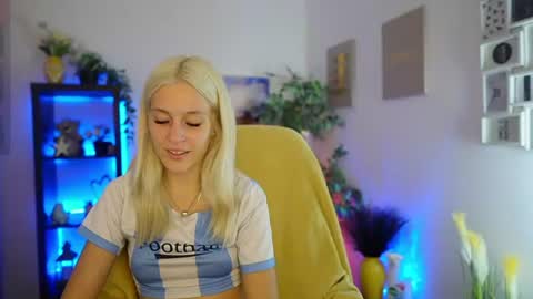 Snapshot of luna_grace18 chatting on 06.30.26 luna_grace18 online show from 06.30.26