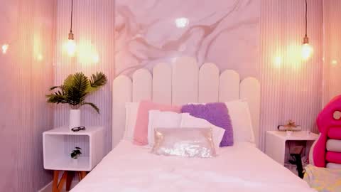 Snapshot of luna_hot_ass chatting on 10.02.25 luna_hot_ass online show from 10.02.25