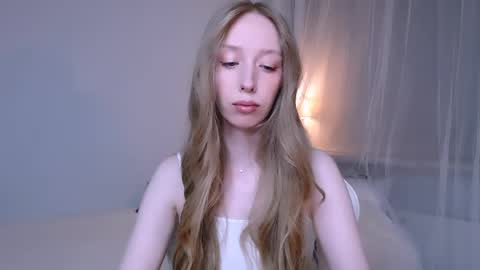 Snapshot of luna_insanity chatting on 04.26.26 Luna online show from 04.26.26