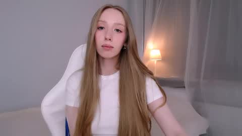 Snapshot of luna_insanity chatting on 05.18.26 Luna online show from 05.18.26