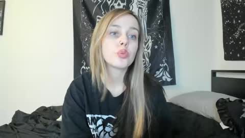 Luna online show from 11.04.25