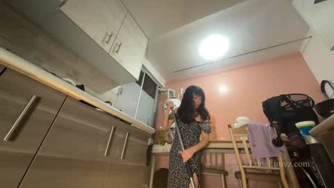 Luna Luuvz online show from 11.18.25