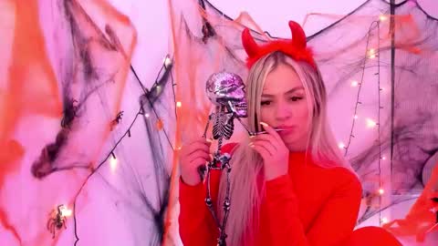 Luna Marquez online show from 10.27.25