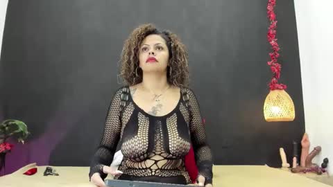 Luna online show from 11.28.25