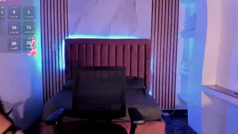 Luna  online show from 09.18.25