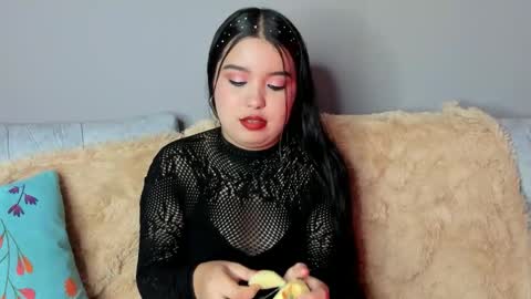 Snapshot of luna_sweeett_ chatting on 02.11.26 Luna online show from 02.11.26