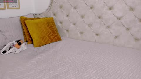 luna_valle online show from 02.05.25