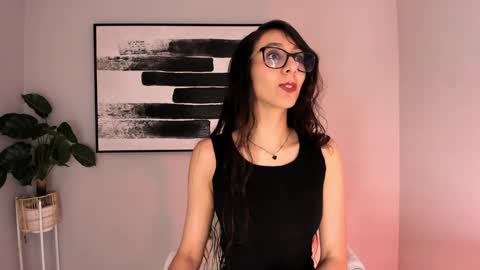 Snapshot of luna_willians chatting on 01.14.25 luna online show from 01.14.25