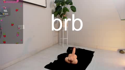 Snapshot of luna_willians chatting on 03.01.25 luna online show from 03.01.25