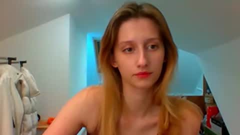 L U N A  online show from 12.18.24