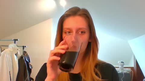 L U N A  online show from 03.05.25