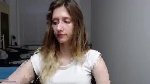 L U N A  online show from 10.09.25