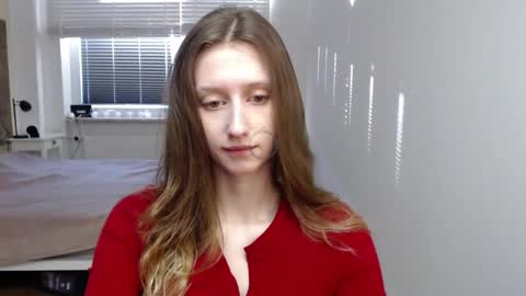 L U N A  online show from 04.02.26