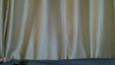 Snapshot of luna_zest chatting on 04.19.26 luna online show from 04.19.26