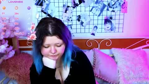 Snapshot of lunaar_ chatting on 05.28.26 Luna online show from 05.28.26