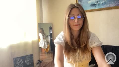 Snapshot of lunafeather chatting on 09.13.25 lunafeather online show from 09.13.25