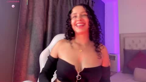 Snapshot of lunah_fox chatting on 10.10.25 lunah_fox online show from 10.10.25