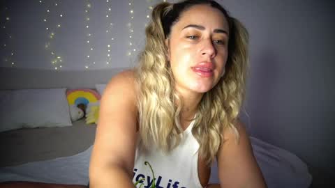 Laura online show from 04.04.26