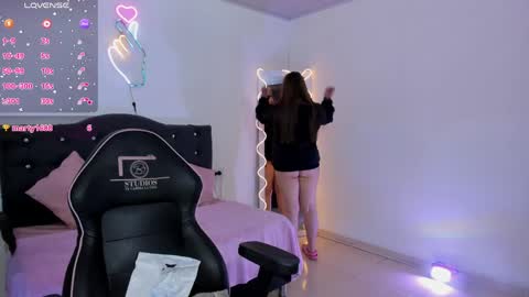 Snapshot of lunakitty_tay chatting on 05.19.26 LUNA KITTY online show from 05.19.26