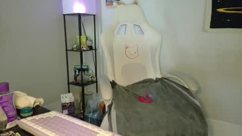  Luna Love  online show from 03.26.26