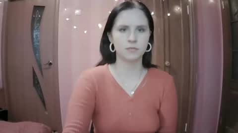 lunamystique_ online show from 01.27.25