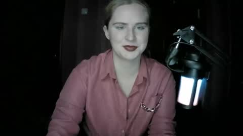lunamystique_ online show from 10.26.25