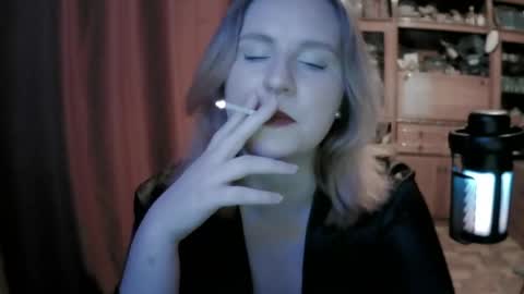 lunamystique_ online show from 05.22.26
