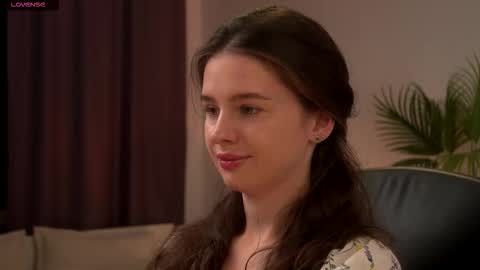 lunaolivia_ online show from 09.29.25