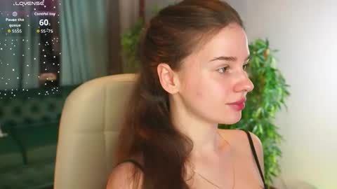 lunaolivia_ online show from 05.05.26