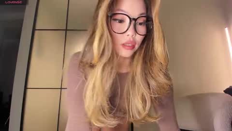 Aisha online show from 10.26.25