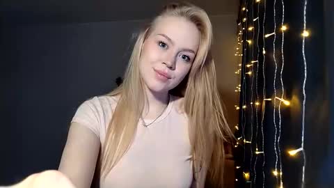 lunapeony online show from 01.19.26