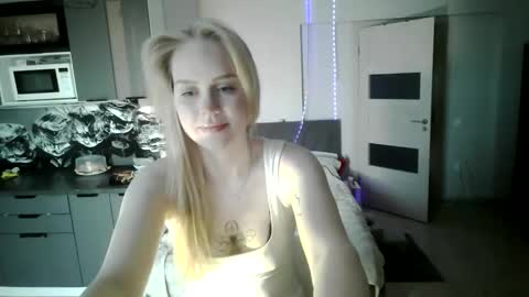 lunapeony online show from 02.23.26