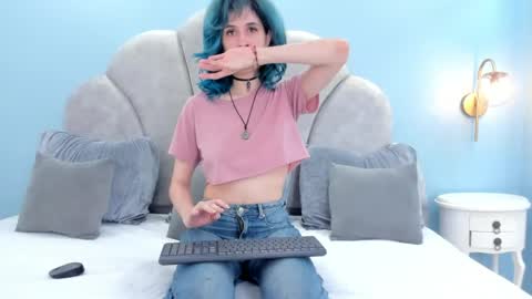 Snapshot of lunaria_azura chatting on 06.01.26 Lunaria online show from 06.01.26