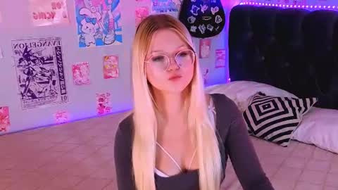 Snapshot of lunariafox chatting on 07.25.26 lunariafox online show from 07.25.26