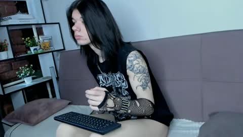 Snapshot of lunaroffset chatting on 05.14.26 Matthew online show from 05.14.26