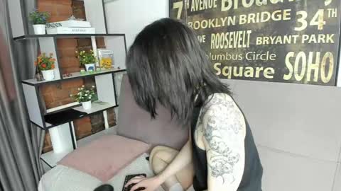 Snapshot of lunaroffset chatting on 05.28.26 Matthew online show from 05.28.26
