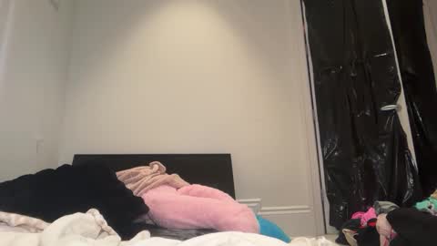 lunarose17 online show from 02.17.26