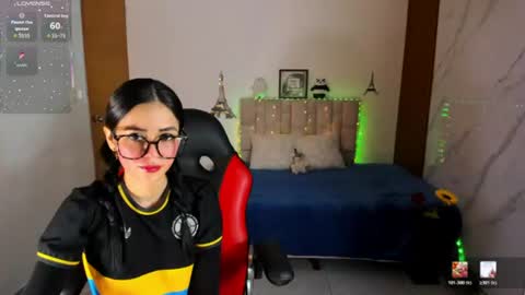 Snapshot of lunascoott chatting on 07.19.26 ARI online show from 07.19.26