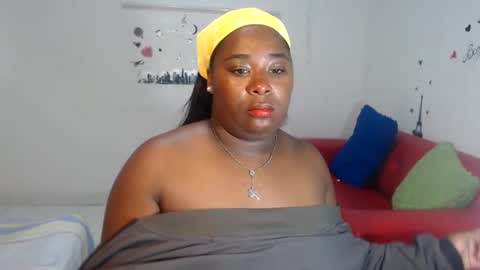 Snapshot of lunathaylor chatting on 12.06.24 luna thaylor online show from 12.06.24