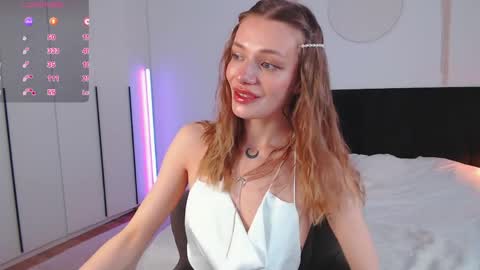 LunaticaBae online show from 04.12.26